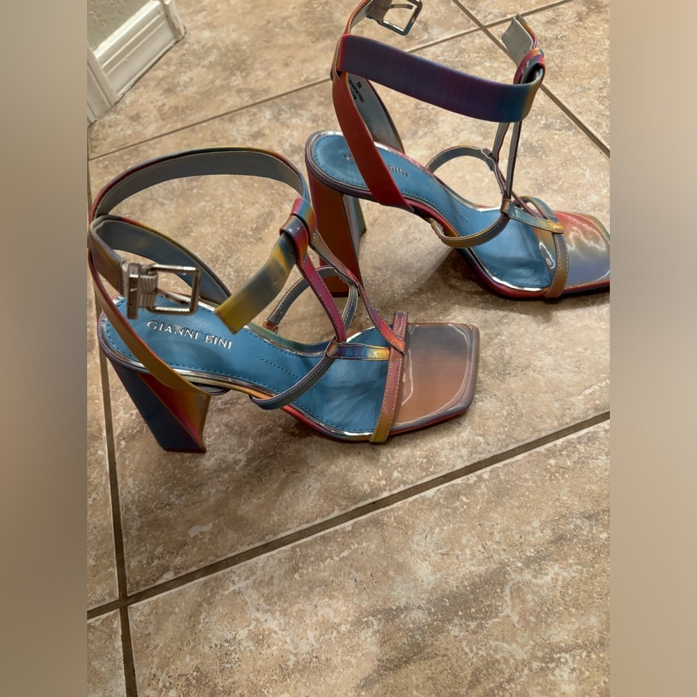 Gianni Bini Holographic chunky heels size 8 - Picture 5 of 7
